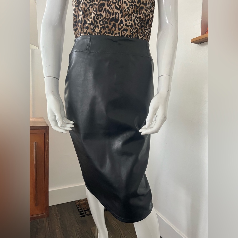 Elegant Faux Black Leather Pencil Skirt